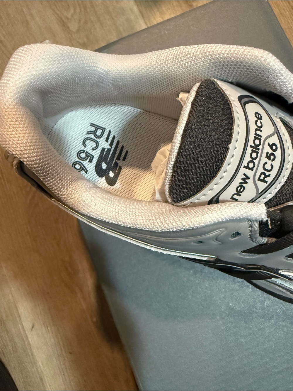 New Balance Men's RC 36 Sneakers in Ice wine and dark ice wine. - Picture 2 of 11